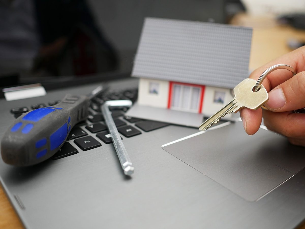 house keys, security, door key, ssl, property, to graduate, security key, house, keychain, to open, shut off, castle, ke